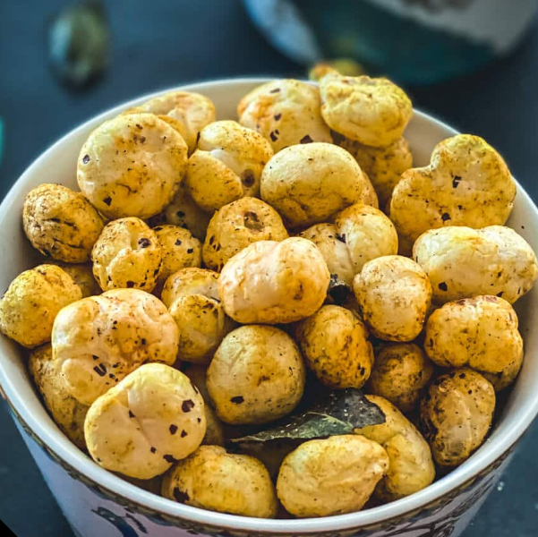 premium-graded-makhana-sorting-quality-check-om-exim-traders